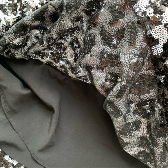 Guess black and white sequin strapless size L - Picture 9 of 9